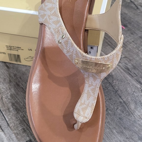 MICHAEL MICHAEL KORS Logo Plaque Sandal Camel Color Sz 9M - Picture 3 of 3